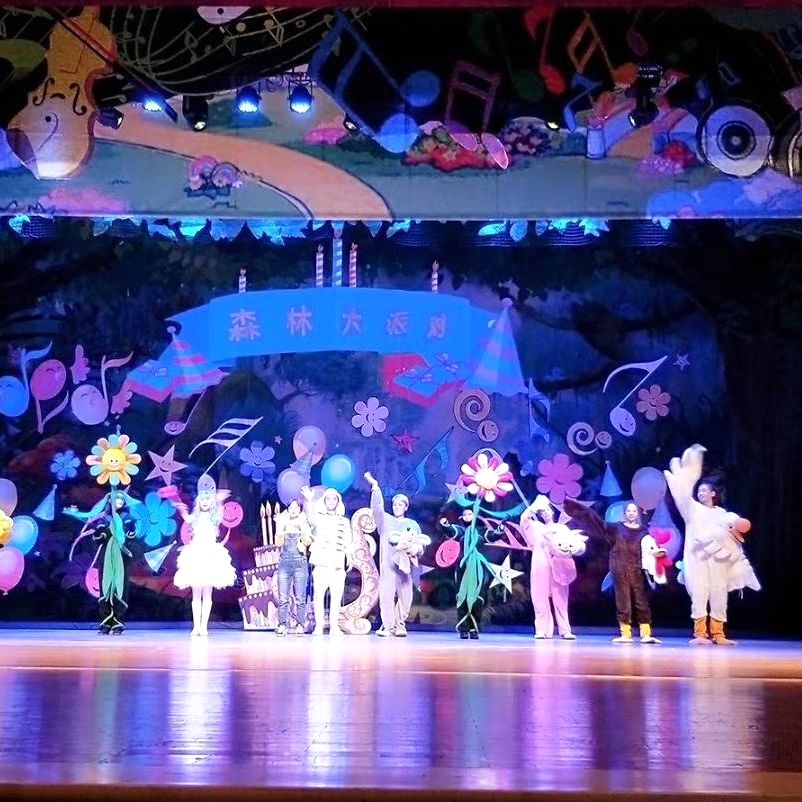 湖北劇院兒童劇演出--音響燈光租賃（lìn）